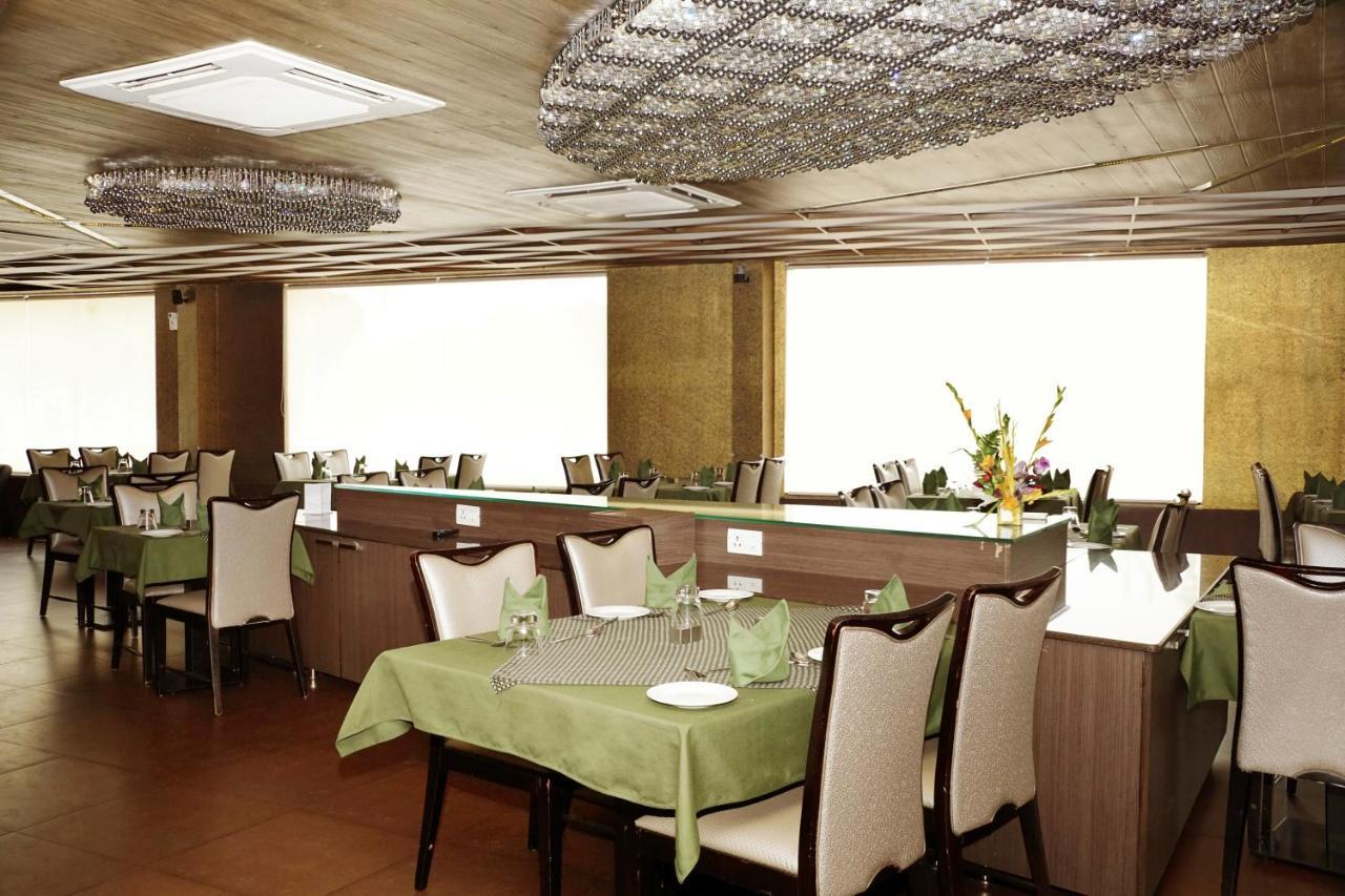 Hotel Gormoh Ahmedabad Extérieur photo